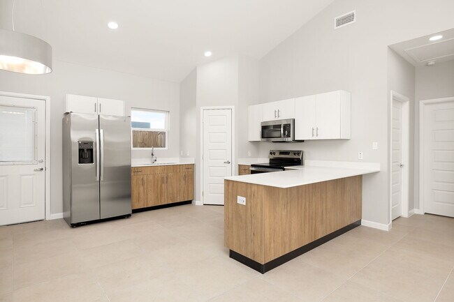 Building Photo - 412 Sparrow Rd