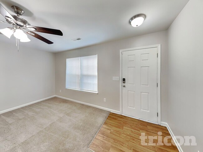 Foto del edificio - 6432 Pennacook Dr