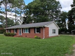 Building Photo - 301 Cobb Dr