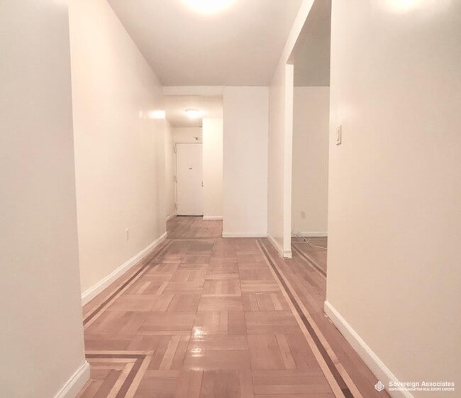 Foto del edificio - 400 Fort Washington Ave