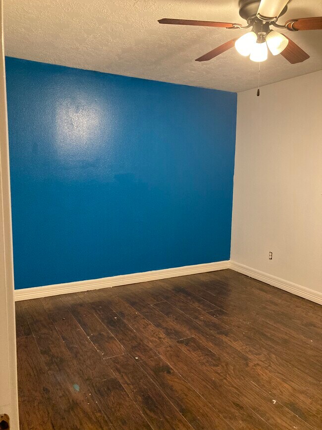 Master bedroom - 811 Southline St