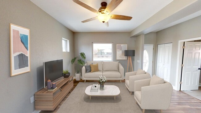 Building Photo - Beautifully renovated Sunnyside home with ...