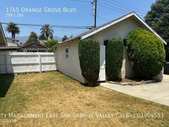 Building Photo - CHARMING TWO BEDROOM HOME AT AN AFFORDABLE...