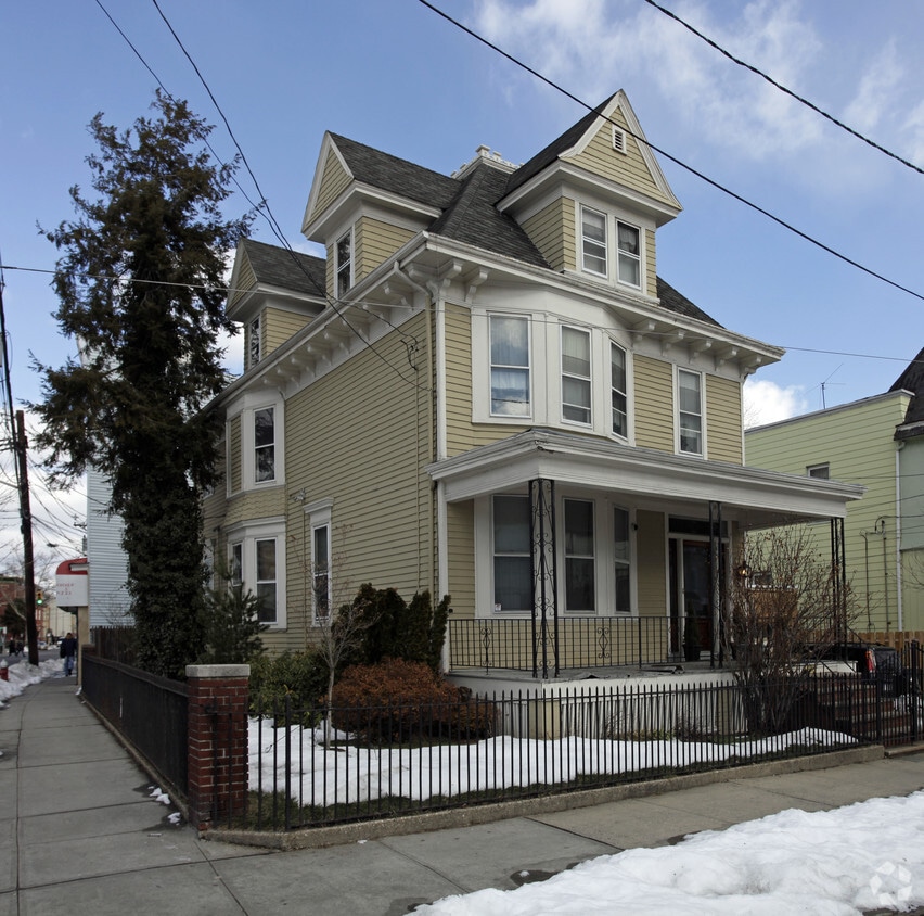 Primary Photo - 130 Atlantic St