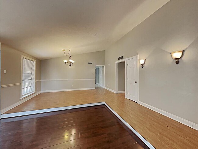Building Photo - 16719 Cairnleigh Ct