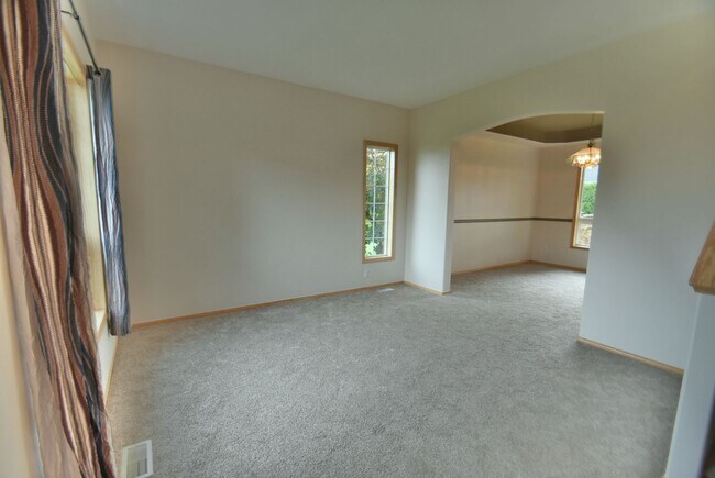 Foto del edificio - 4Bd/2.5Ba Everett House