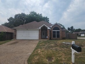 Building Photo - 700 Cross Ridge Cir