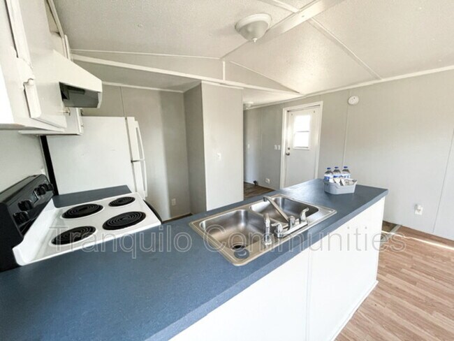 Building Photo - 170 Watson Dr