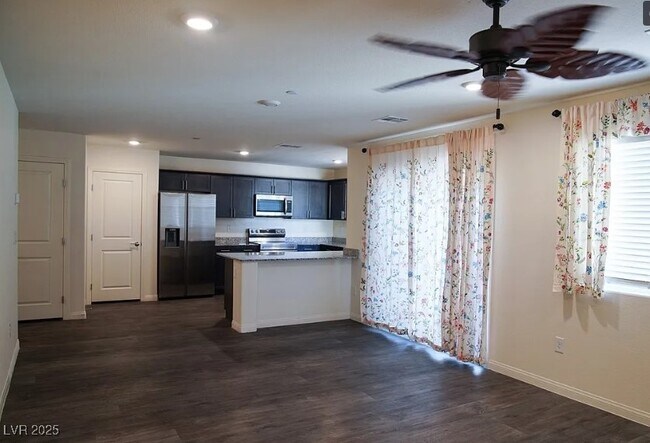 Foto del edificio - 2765 Frosted Teal Ave