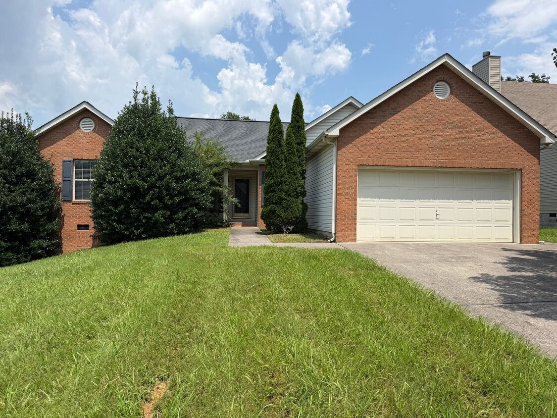 3 BEDROOM , 2 BATH ON HIGHGATE CIRCLE IN HARDIN VALLEY/KARNS AREA!! - 3 BEDROOM , 2 BATH ON HIGHGATE CIRCLE IN HARDIN VALLEY/KARNS AREA!!