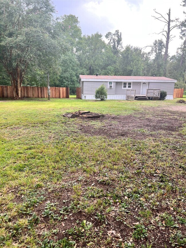 Building Photo - 30107 Campwood Dr