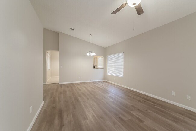 Building Photo - 5414 E Fairfield St