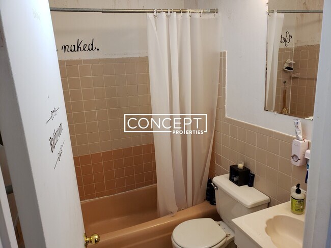 Foto del edificio - 226 Parker Hill Ave