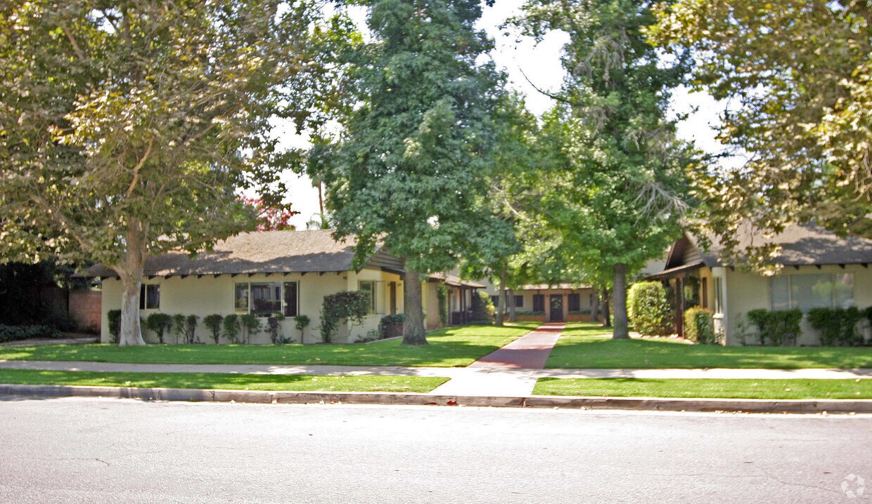 24 Parkwood Dr, Redlands, CA 92373 Apartments in Redlands, CA
