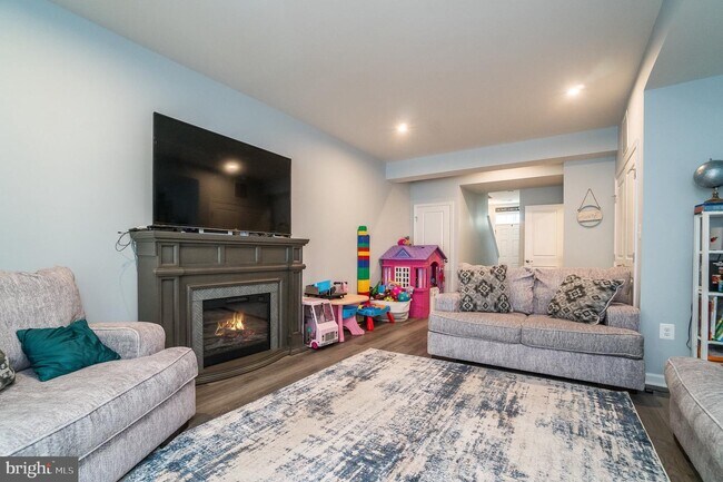 Foto del edificio - 720 River Crest Way