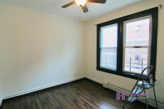 Building Photo - 21-21 31st St
