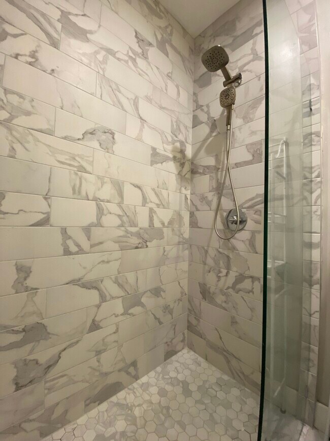 Walk-in tiled shower - 310 Joyce Rd