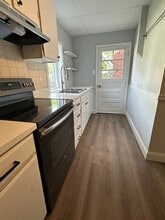 Building Photo - 565 W Market St