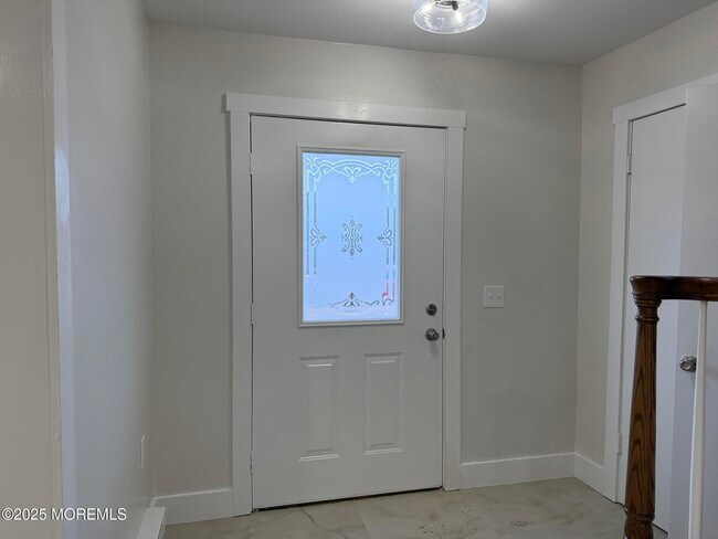 Building Photo - 247 Essex Dr