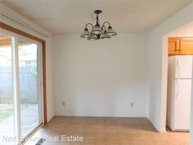 Foto del edificio - 3 br, 2 bath House - 5117 Sprice Ct S