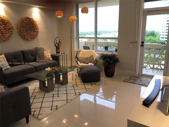 Building Photo - 10185 Collins Ave