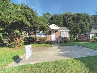 Building Photo - 1013-1015 Munsen Spring Dr
