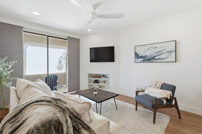 Building Photo - First-Floor 2-Bedroom Condo | The Racquet Club – Scottsdale