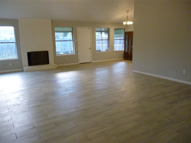 Building Photo - 2822 Mesquite Dr
