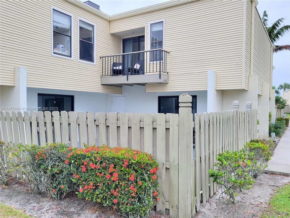 1540 Shaker Cir, Wellington, FL 33414 Townhome Rentals in Wellington