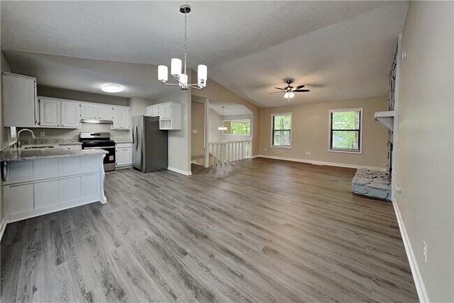 Building Photo - 82 Fox Ridge Ct