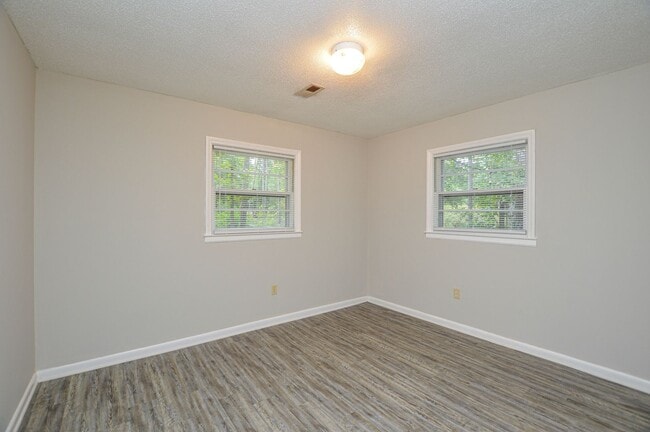 Foto del edificio - Renovated ranch in Matthews, NC! Heck of a deal! COMING SOON!!!