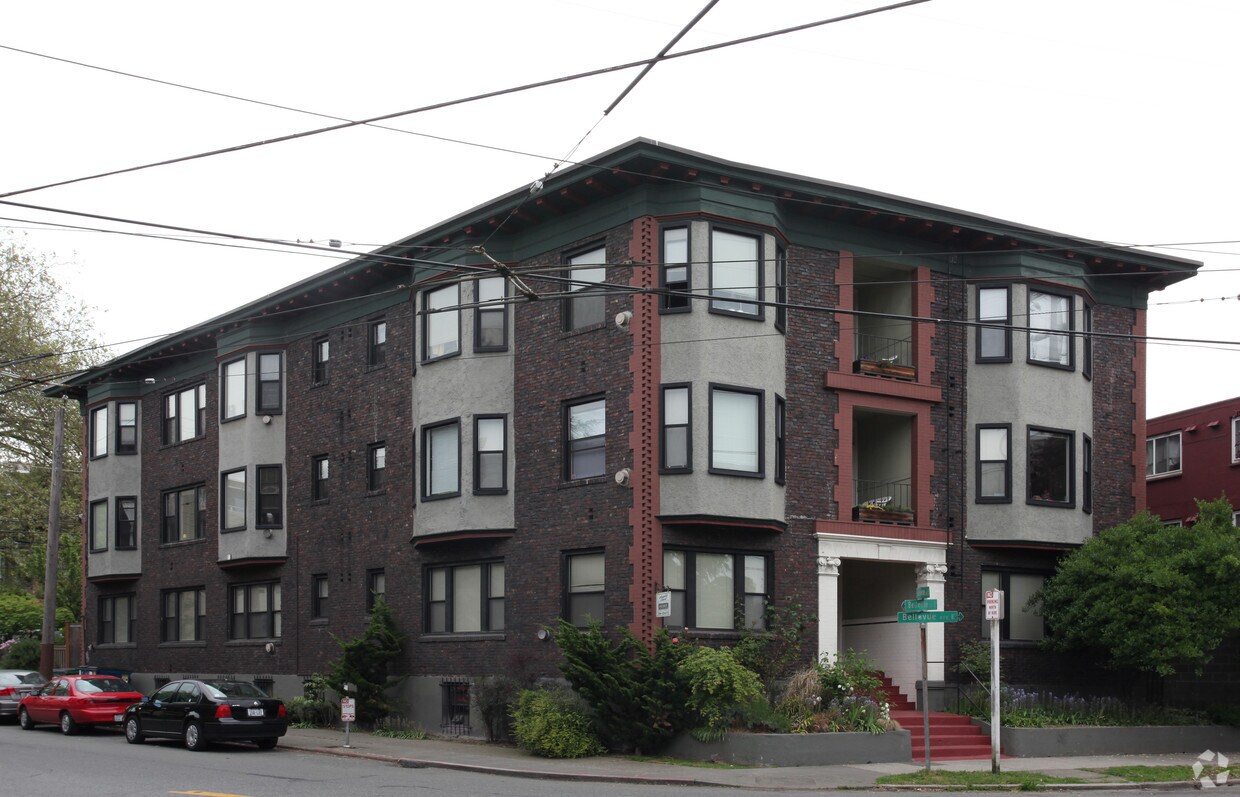 Primary Photo - Heights Court