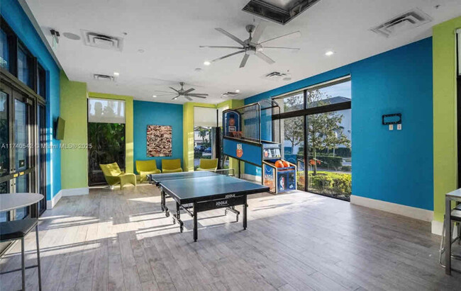 Foto del edificio - 8301 NW 41st St
