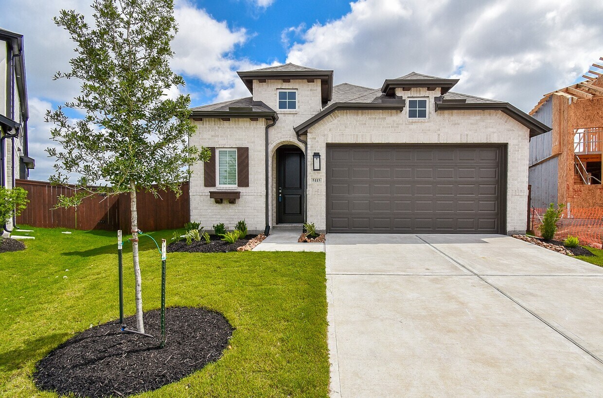 Primary Photo - 5115 Murillo Dr