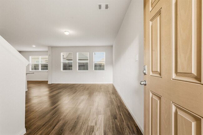 Building Photo - 5758 Manning Crk Trl