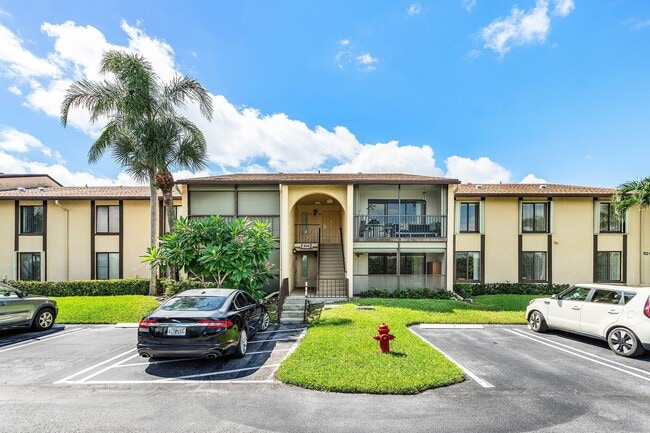 Foto del edificio - 826 Sky Pine Way