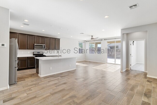 Foto del edificio - 8828 S 167th Ln