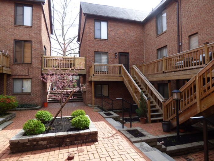 Foto principal - Fabulous 2 BR Condo near German Village!