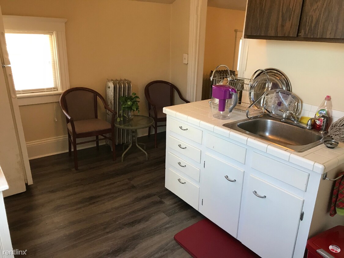 Primary Photo - 1 br, 1 bath Apartment - 300 Steward Ave # 3
