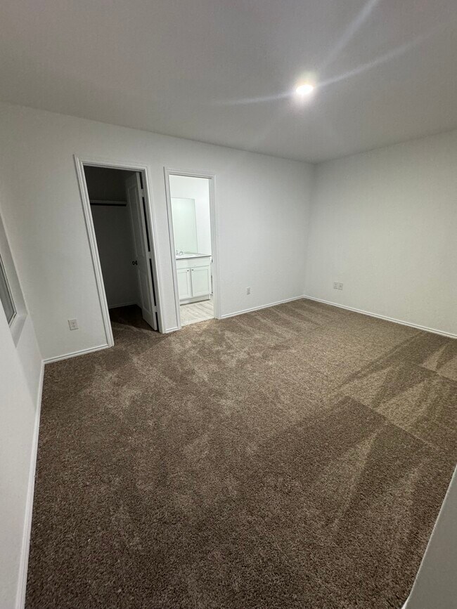 Foto del edificio - 7646 Chancery Gate