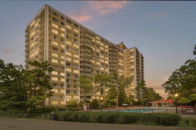 Foto del edificio - 301 N Beauregard St