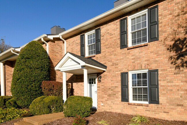 Foto del edificio - 223 Cottage Pl