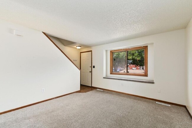 Building Photo - 420 Mulberry Dr