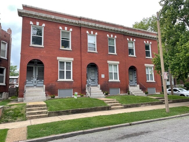 Building Photo - 3401 Hartford St