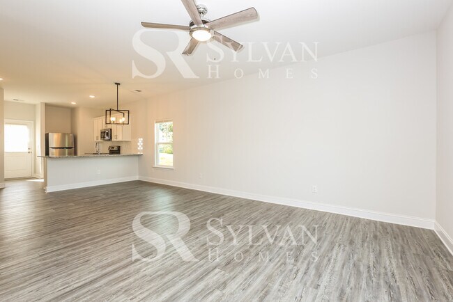 Building Photo - Enjoy living the good life in this 3 bedro...