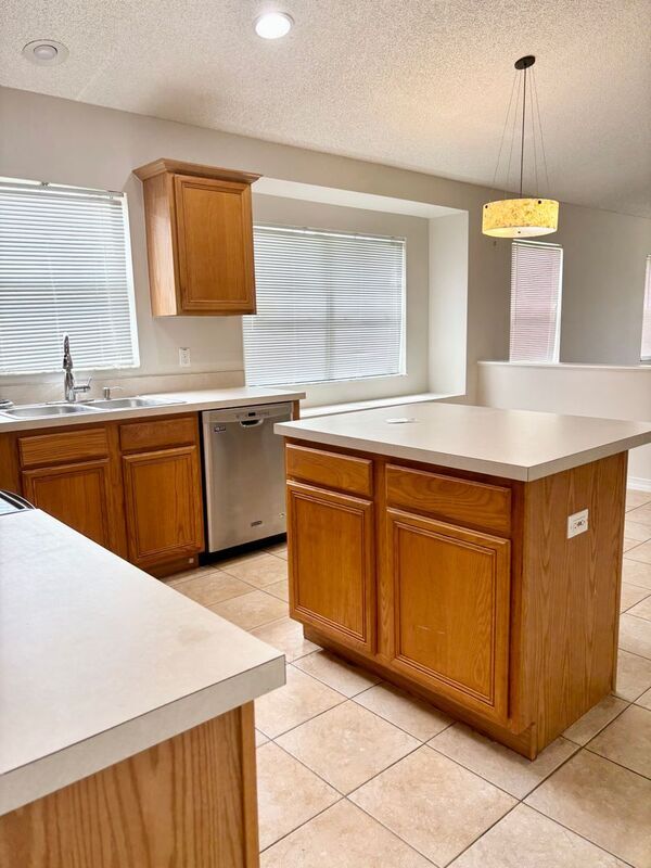 Building Photo - 2586 Alena Pl