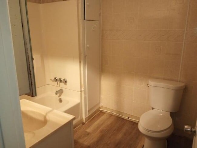 Photo - 864 N 6th St Apartment