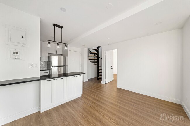 Foto del edificio - 8714 57th Rd