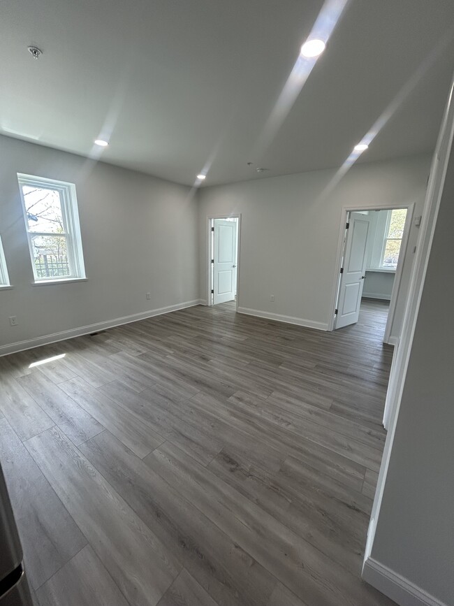 2 BEDROOM - Madison Monroe Apartments