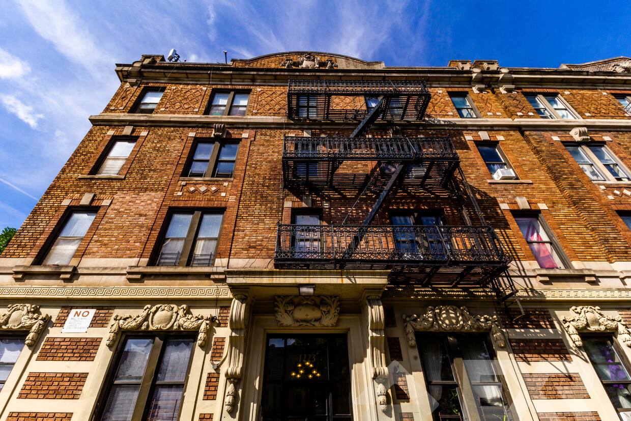 Building Photo - 1223 Bushwick Ave